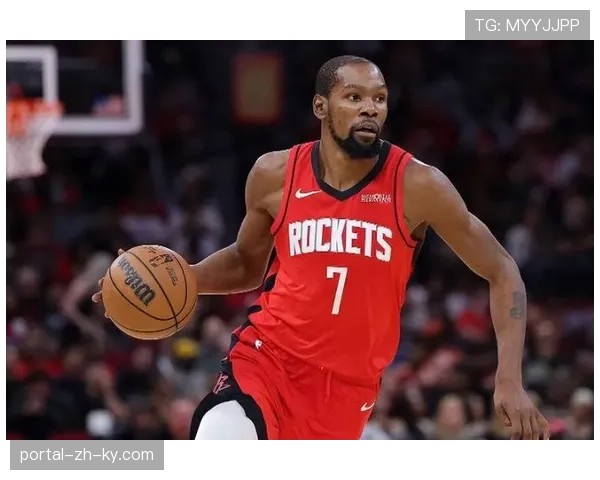 火箭五锋阵容展现攻防潜力 杜兰特加盟提升关键球能力 火箭五锋阵容展现攻防潜力 杜兰特加盟提升关键球能力